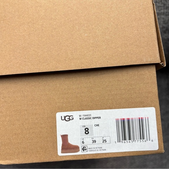 BRAND NEW UGG WOMEN’S CLASSIC DIPPER BOOTS – SIZE 8 W/ BOX! - Picture 5 of 13